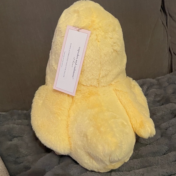 Cupcakes & Cashmere Easter Chick Faux Fur Plush Pillow NWT - Picture 4 of 6